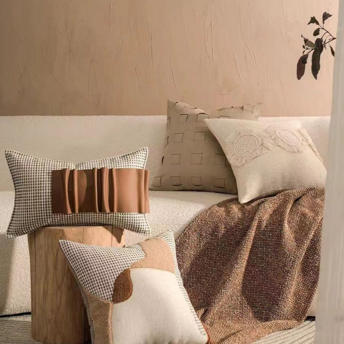 Model Room Pillow – Moderne Noblesse für Ihr Interieur