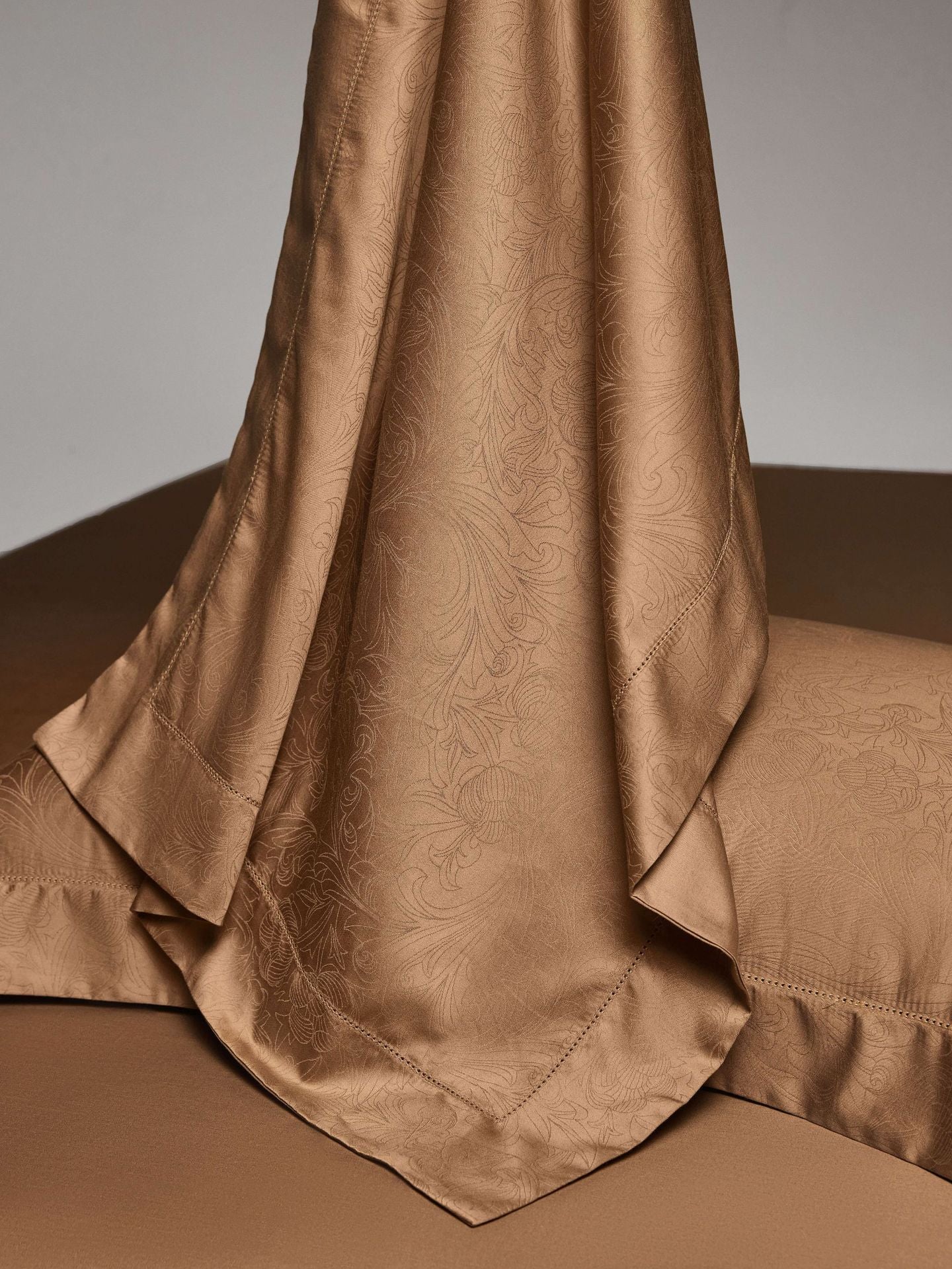 2025 cotton toffee cotton jacquard perforated four-piece set