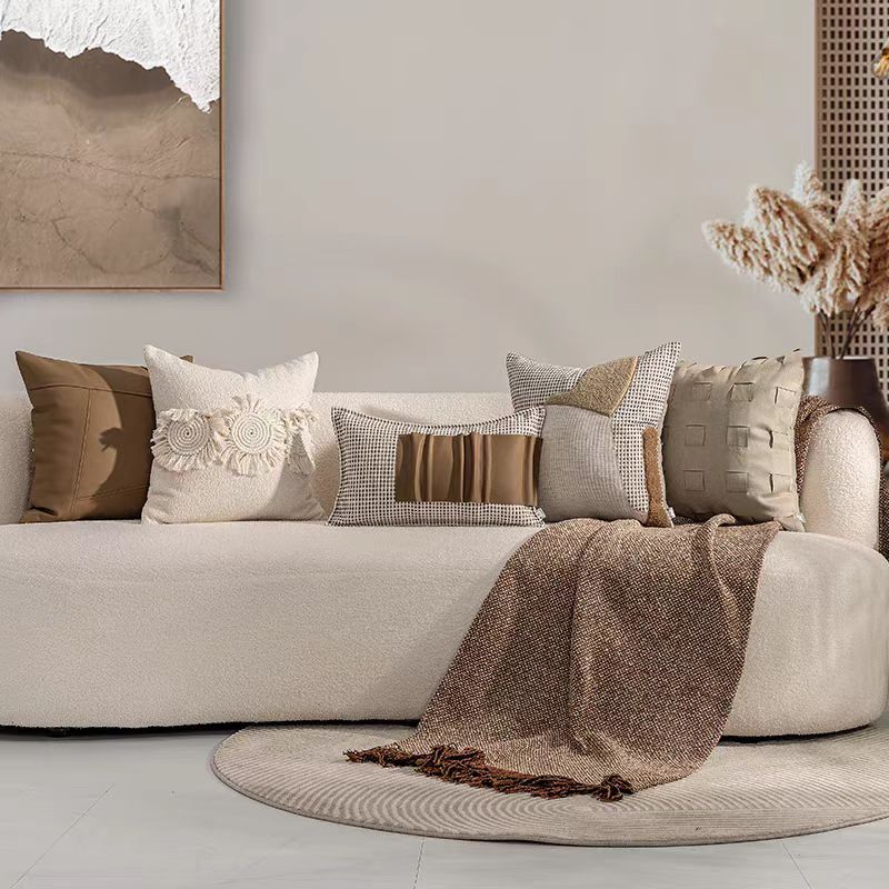 Model Room Pillow – Moderne Noblesse für Ihr Interieur