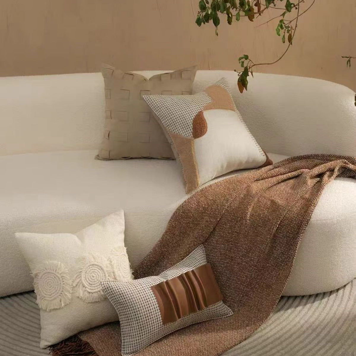 Model Room Pillow – Moderne Noblesse für Ihr Interieur