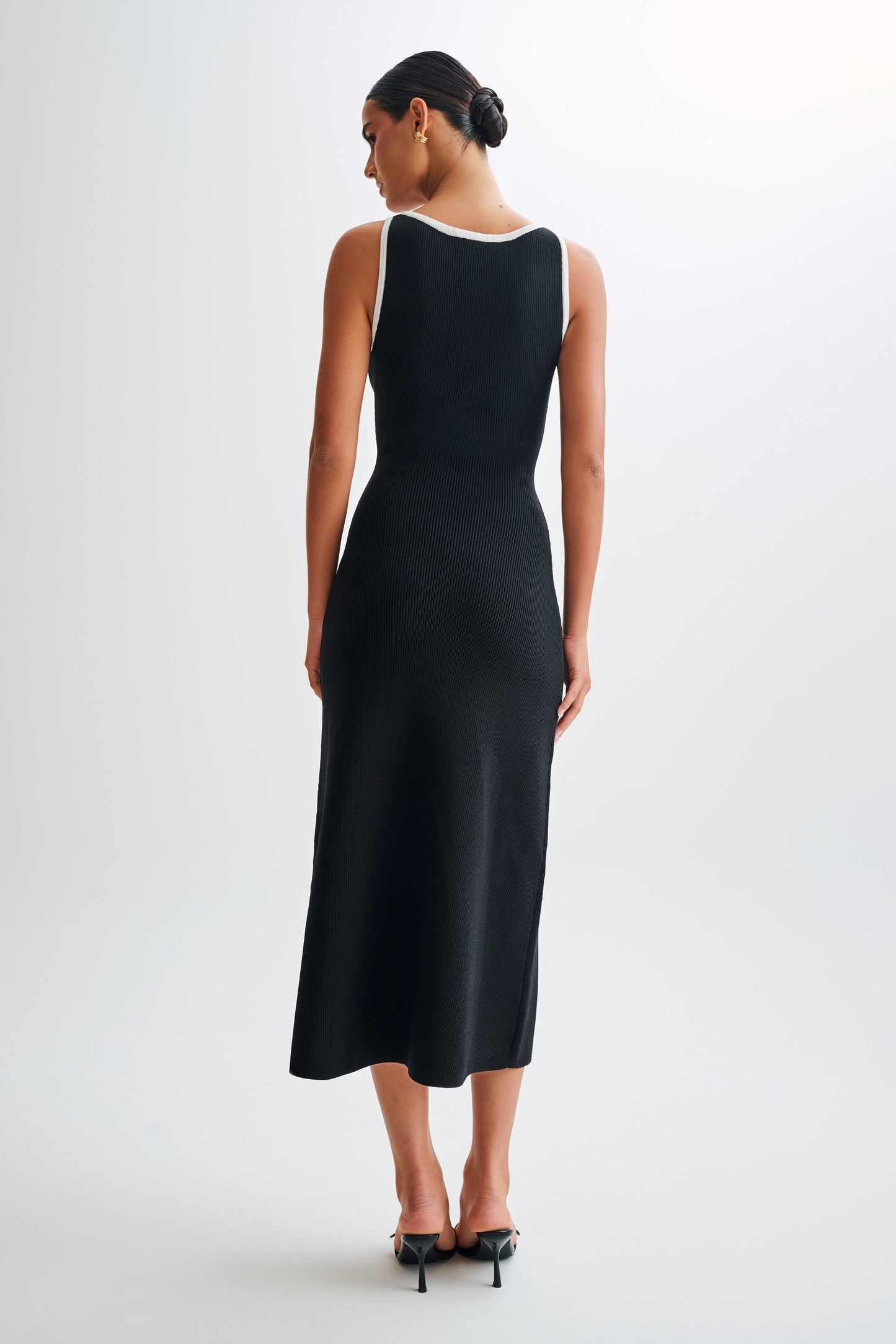 Perla - Ärmelloses Maxikleid mit Knöpfen