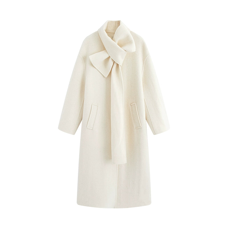 Élégance Silencieuse – Camellia White Coat