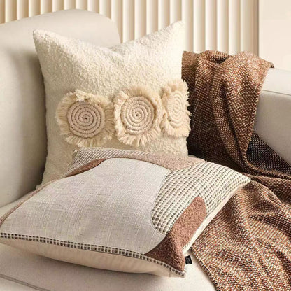Model Room Pillow – Moderne Noblesse für Ihr Interieur