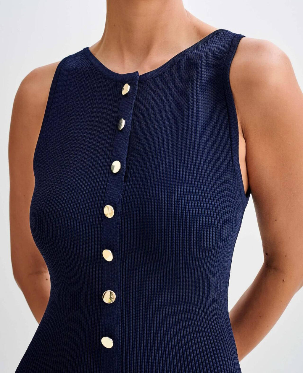 Perla - Ärmelloses Maxikleid mit Knöpfen