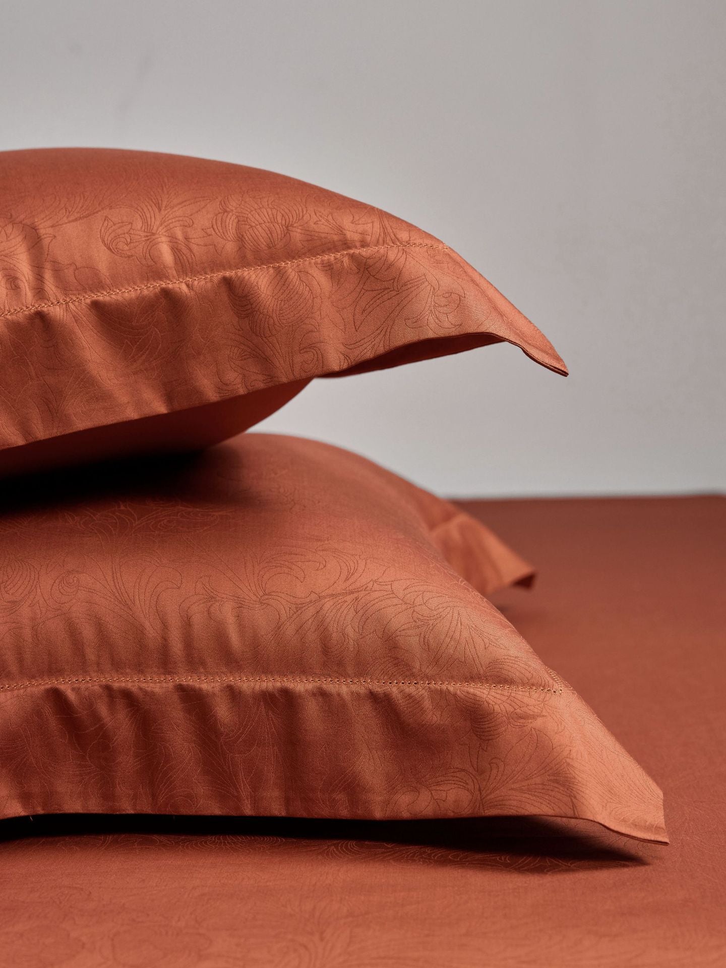 Victoria - Red Brown