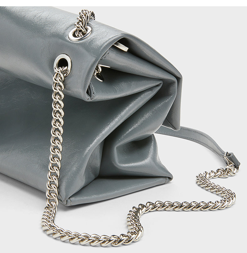 Lumière Métallique – Chain Shoulder Bag