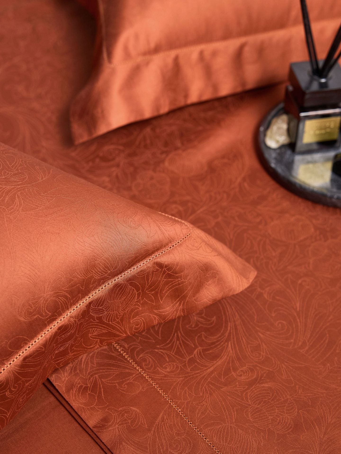 2025 cotton toffee cotton jacquard perforated four-piece set