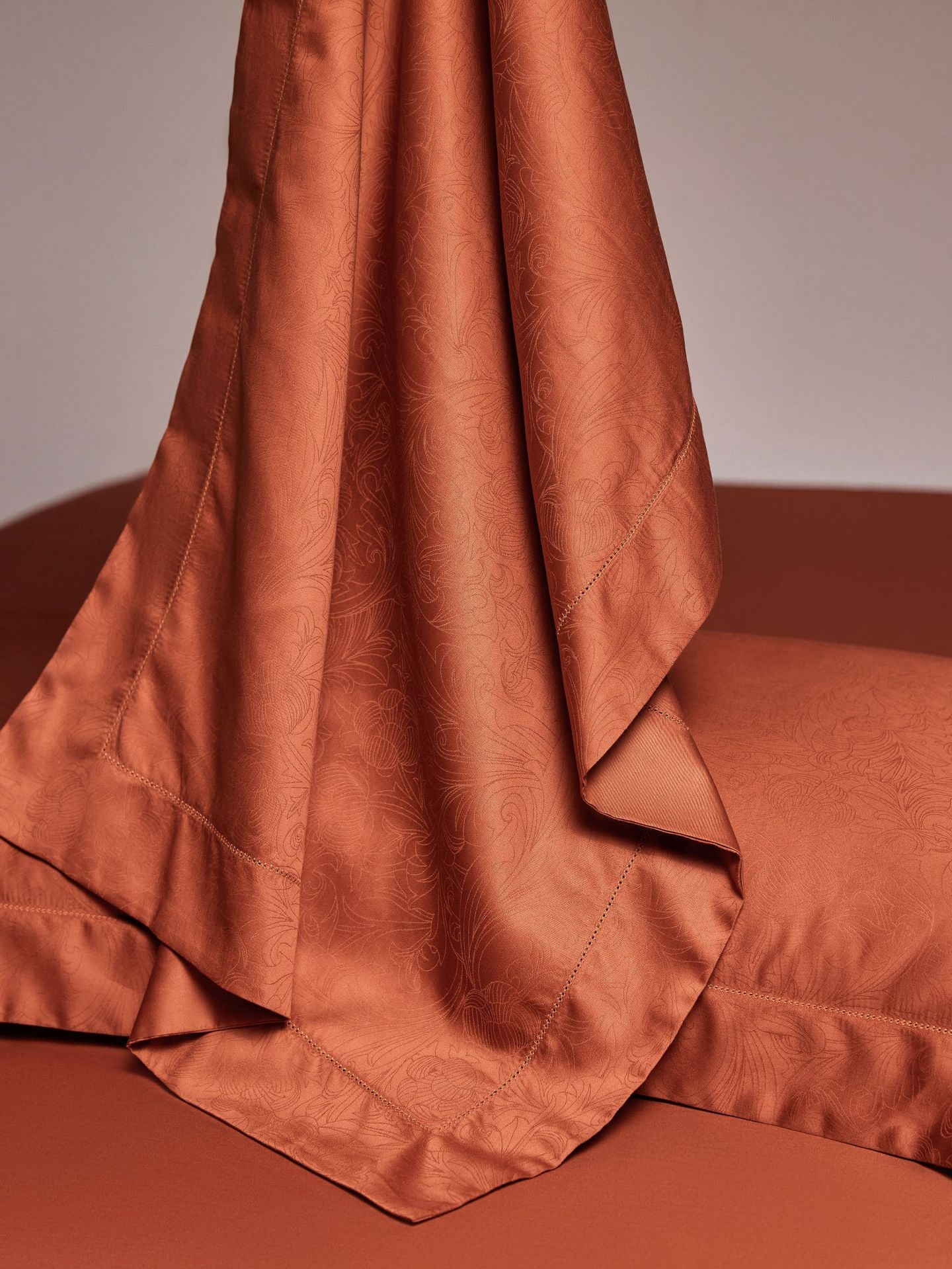 Victoria - Red Brown