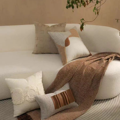 Model Room Pillow – Moderne Noblesse für Ihr Interieur