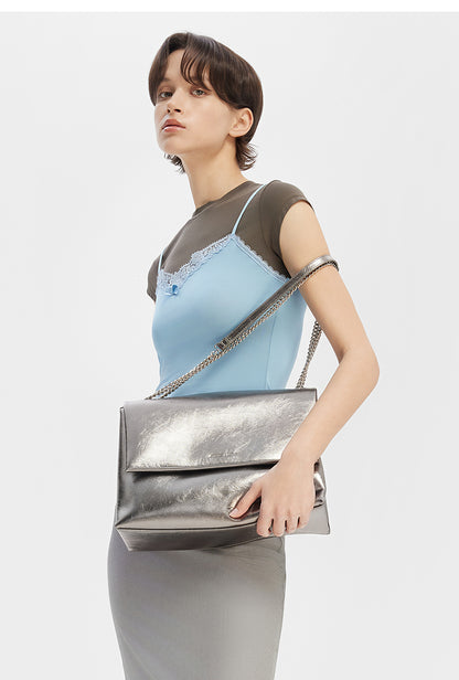 Lumière Métallique – Chain Shoulder Bag
